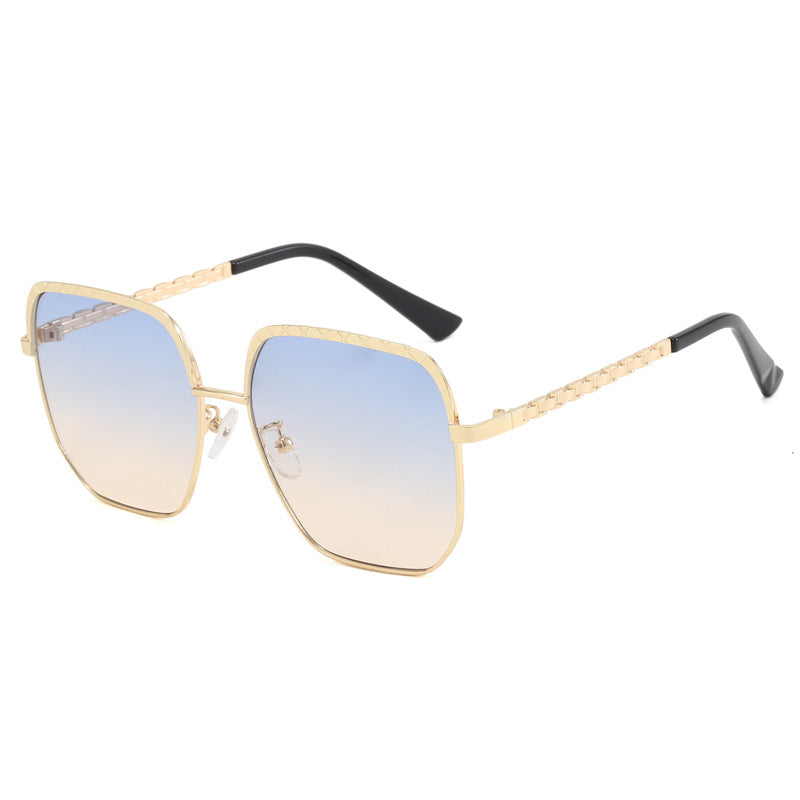 Ladies' fashionable sunglasses with square frame and stylish details Stornfield