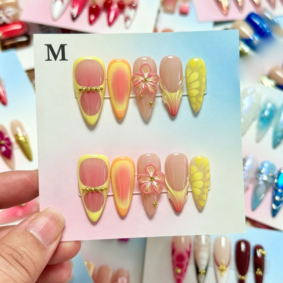Decorative Handcrafted Press-On Nail Art Set with Beach-Inspired Designs
