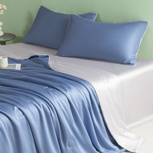 Ladies satin bed linen with stylish design Stornfield