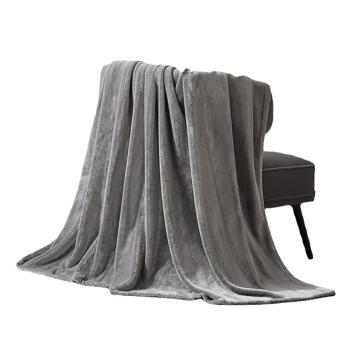 Ladies luxurious fleece blanket with soft texture Stornfield