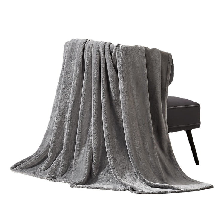 Ladies luxurious fleece blanket with soft texture Stornfield