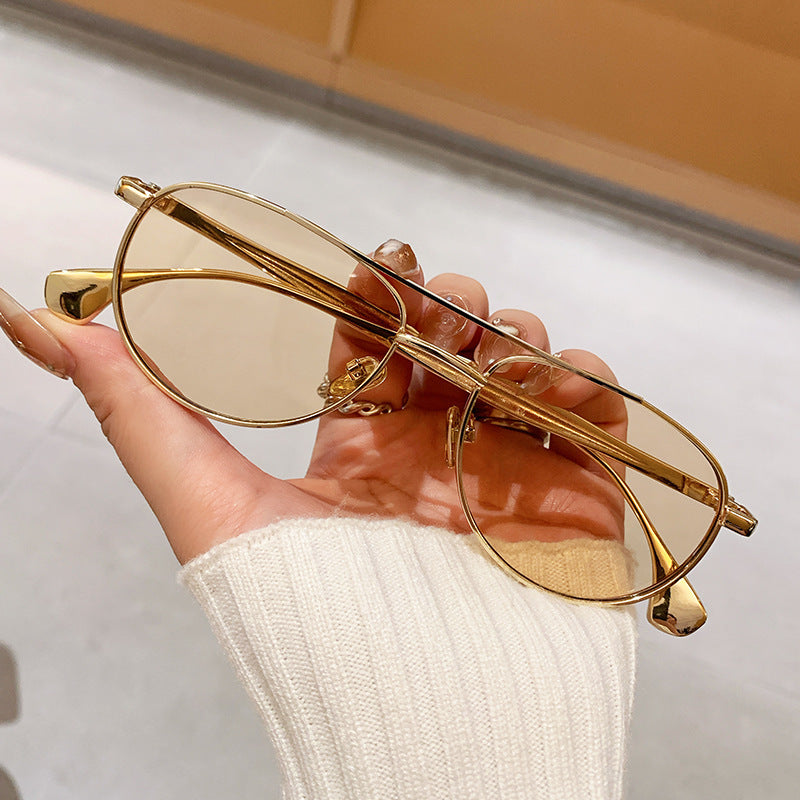 Ladies fashionable pilot sunglasses with elegant gold frame Stornfield