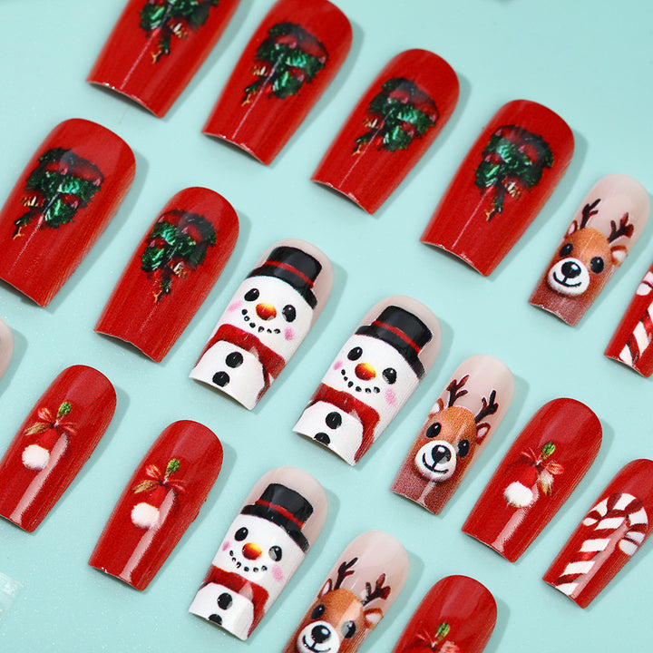 Festive artificial nails in Christmas design Stornfield