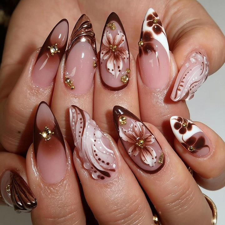 Artistic Nail Tips with Autumn Motifs Stornfield