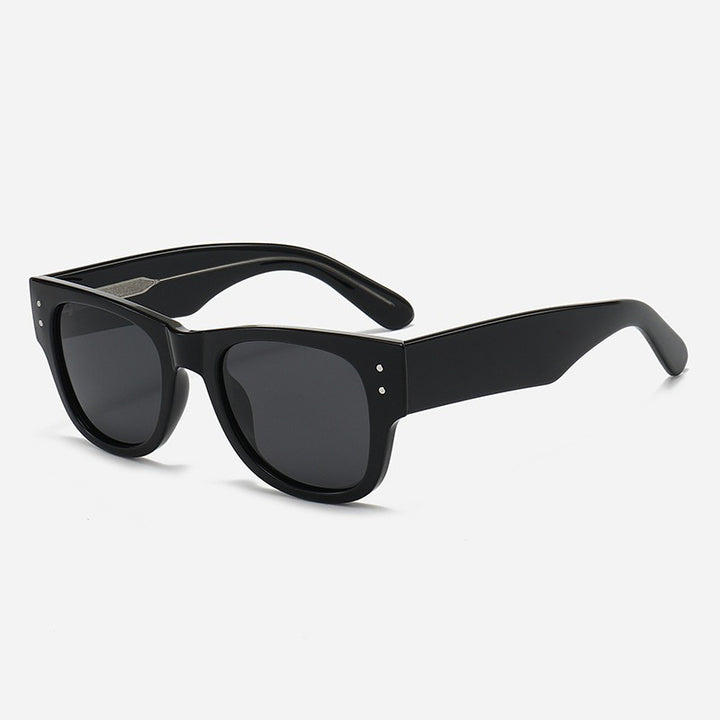 Ladies sunglasses in minimalist and elegant design Stornfield