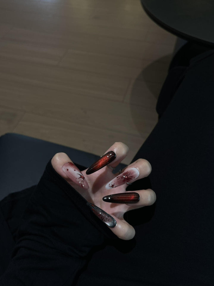 Glamorous Nail Art with Modern Design Stornfield