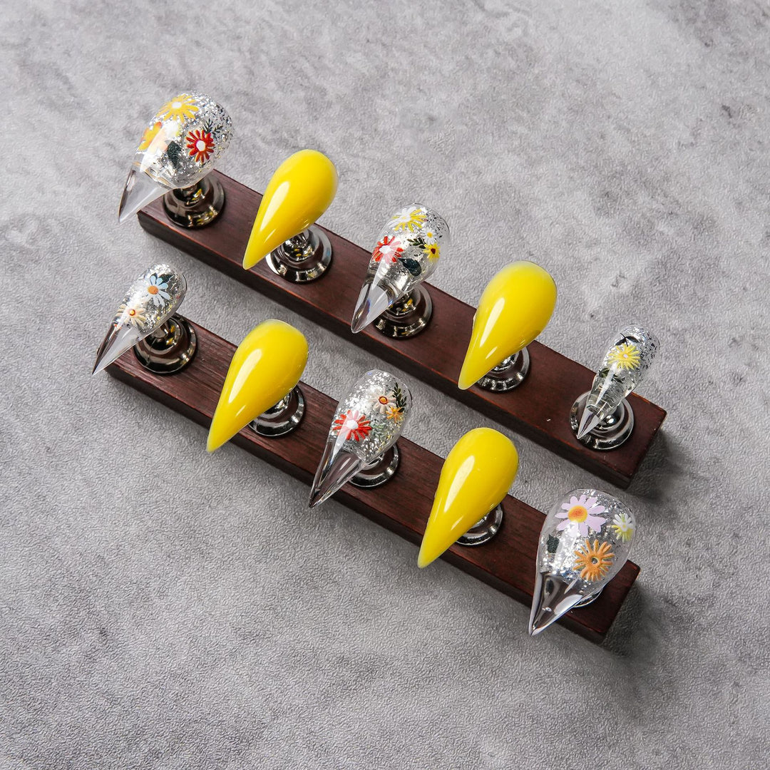 Artistic Floral-Decorated Press-On Nails