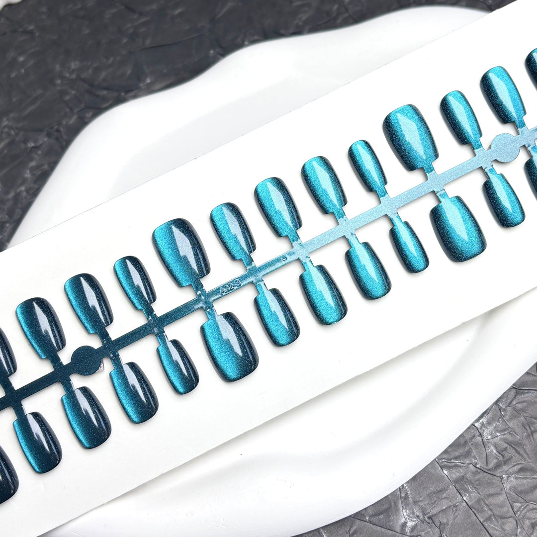 Premium Press-On Nail Art Set with Shimmering Finish