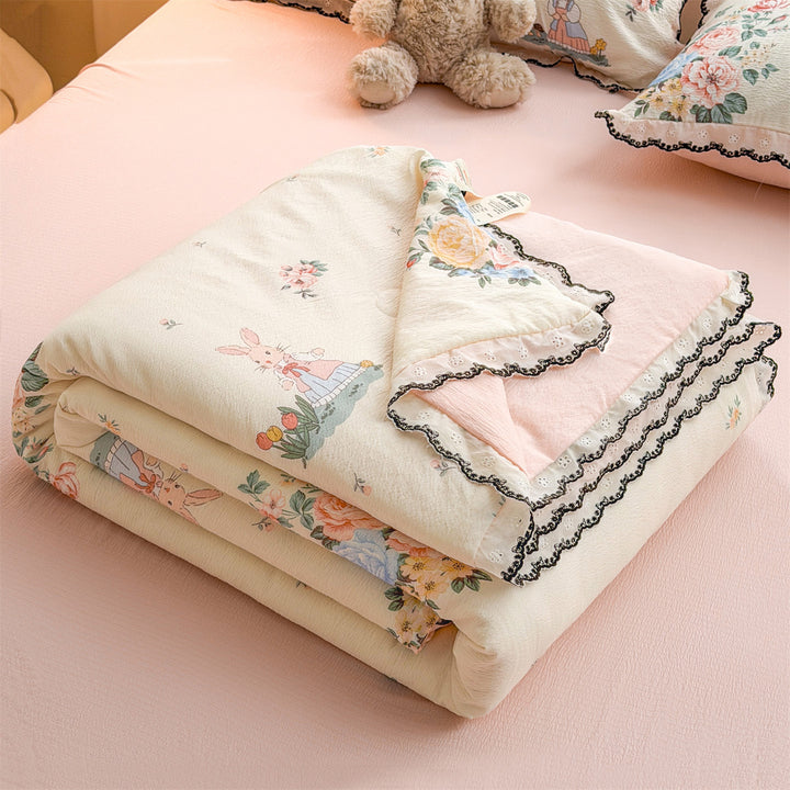 Flower Patterned Quilted Bedspread Set
