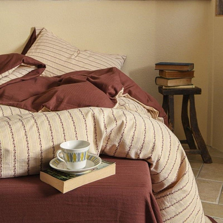 Duvet cover set made of woven cotton percale with fine striped pattern and linen look