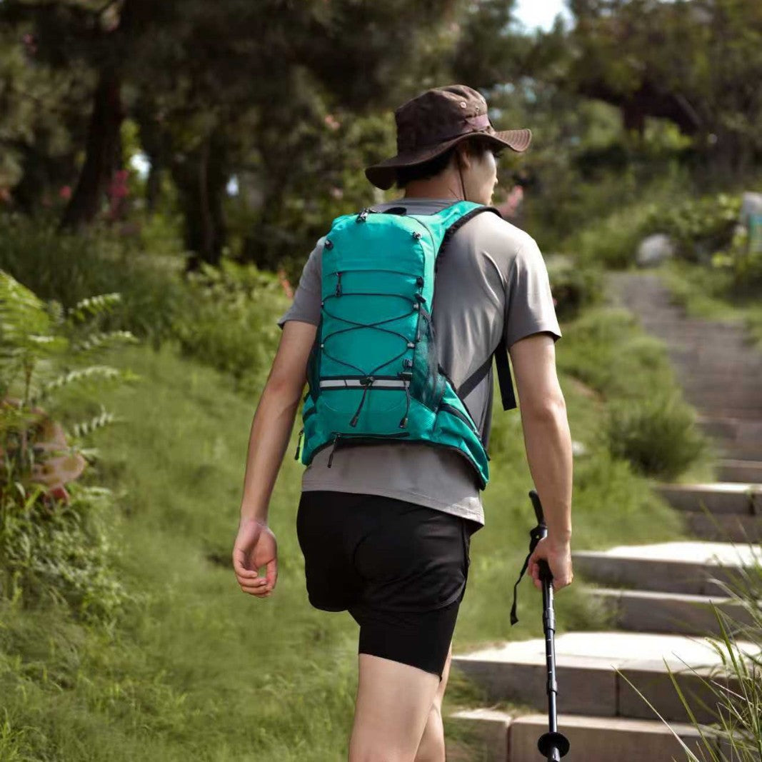 Sporty backpack with breathable mesh inserts and elastic carrying straps Stornfield