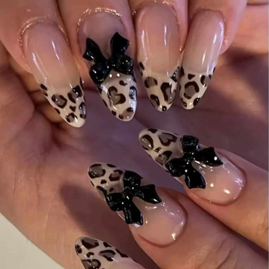 Exclusive Leos-French Artificial Nails