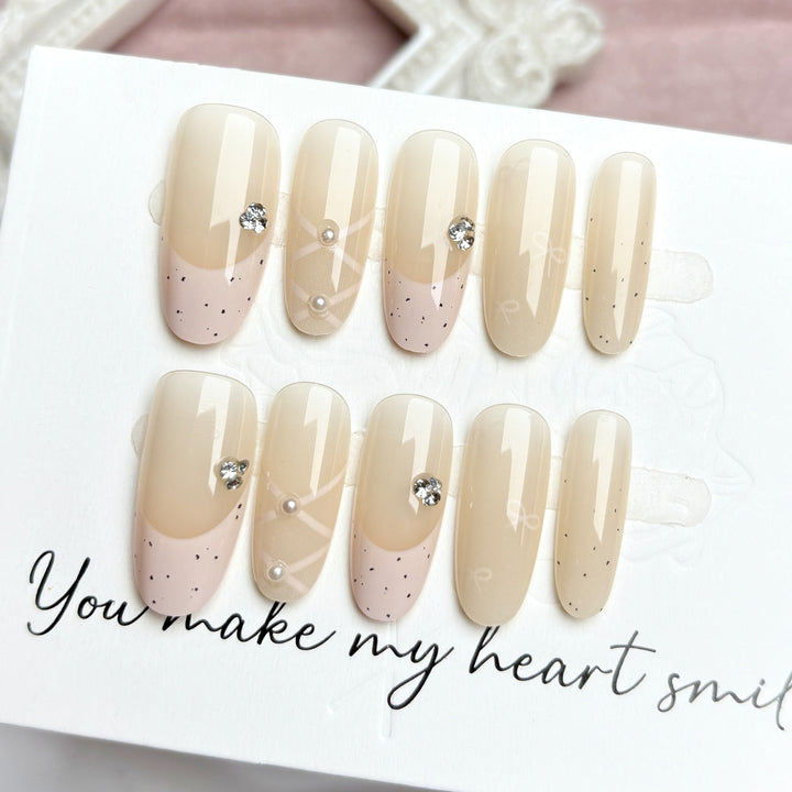 Elegant Press-On Nail Art Set 1790746012