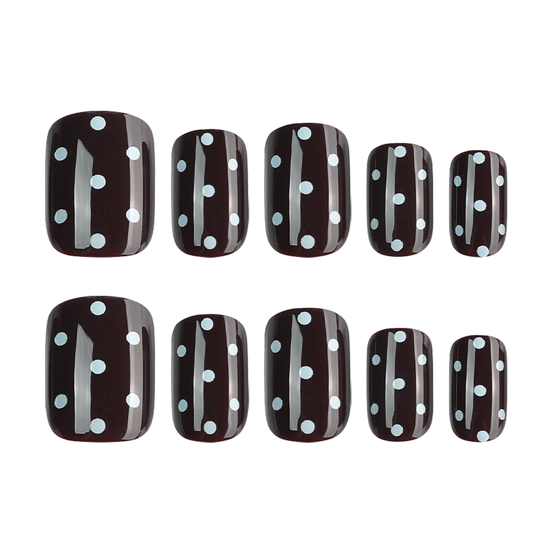 Artful Nail Art with Playful Dot Design Stornfield