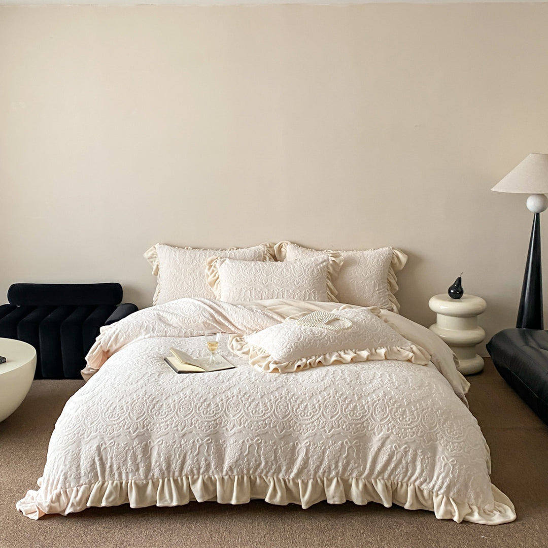 Luxury bed linen set made of cotton velvet with matelassé quilting and faux fur trim