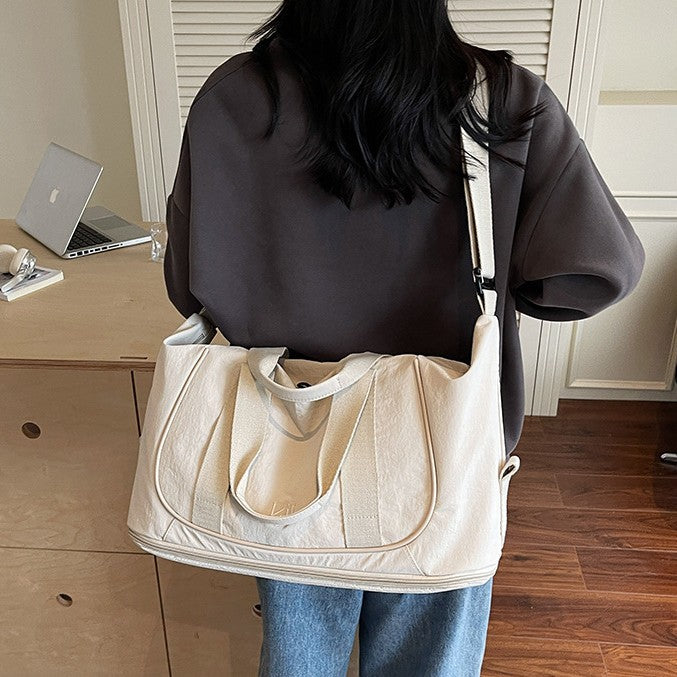 Multifunctional Sports Bag with Ergonomic Carrying Handles Stornfield
