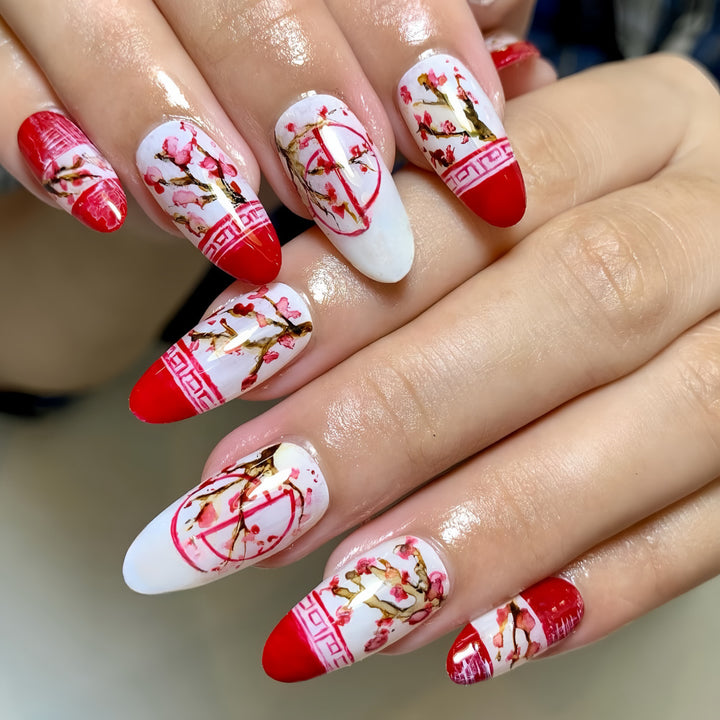 Artificial nails with floral accents Stornfield