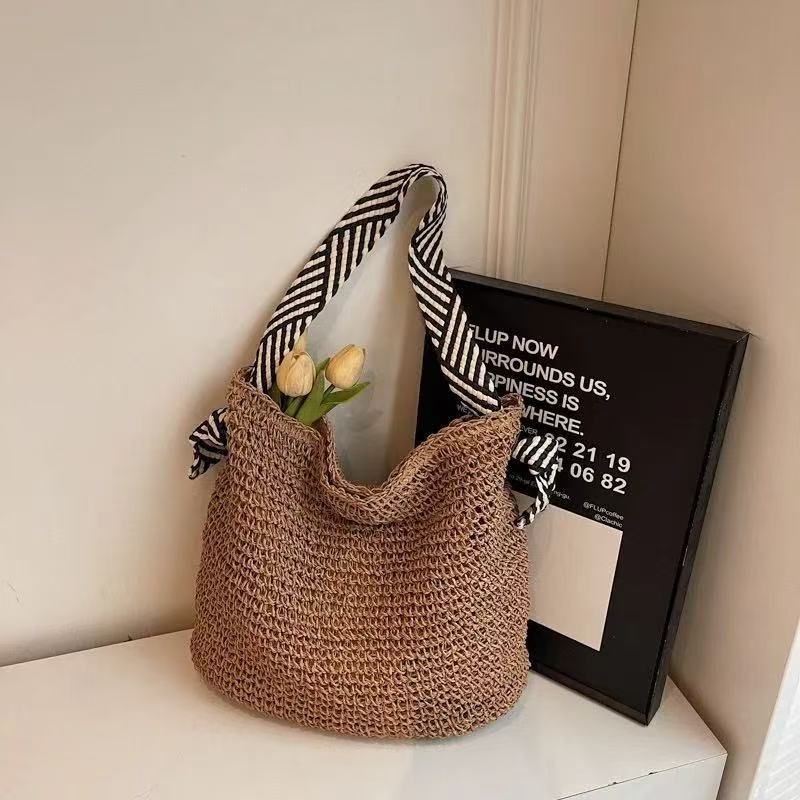Handcrafted Trendy Straw Bag Stornfield