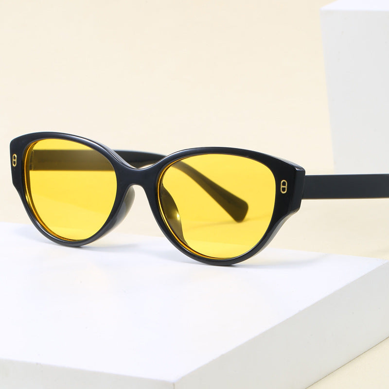 Ladies Cat-Eye Sunglasses with Modern Plastic Frame Stornfield