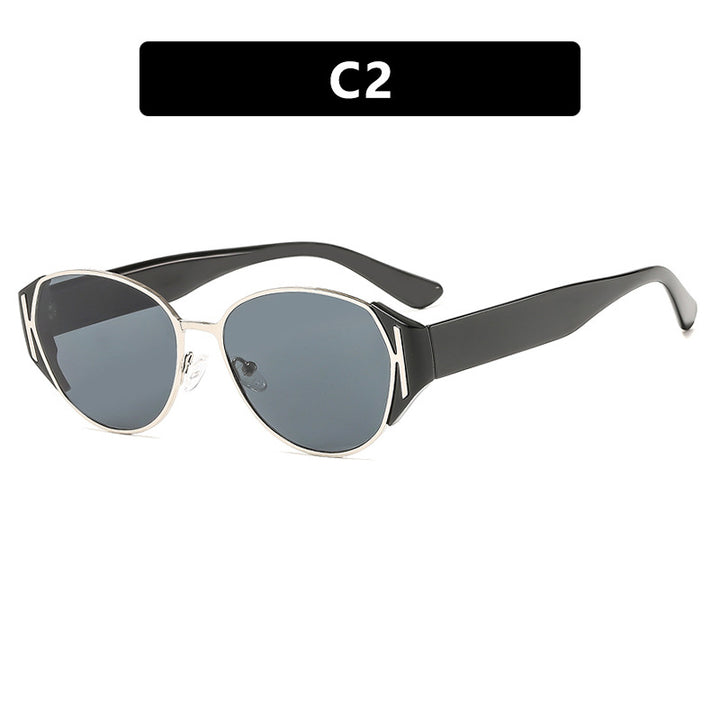 Women's retro-inspired sunglasses with elegant frame Stornfield