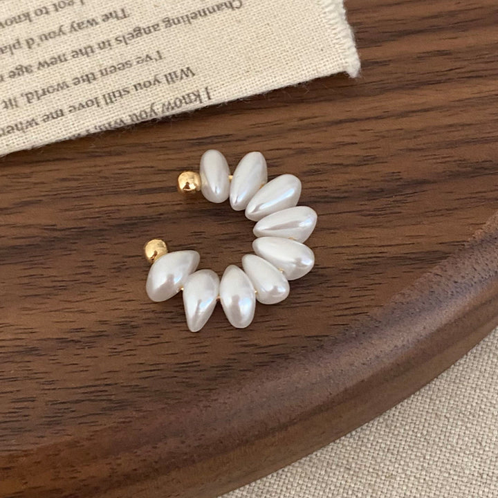 Noble earrings with pearl design Stornfield