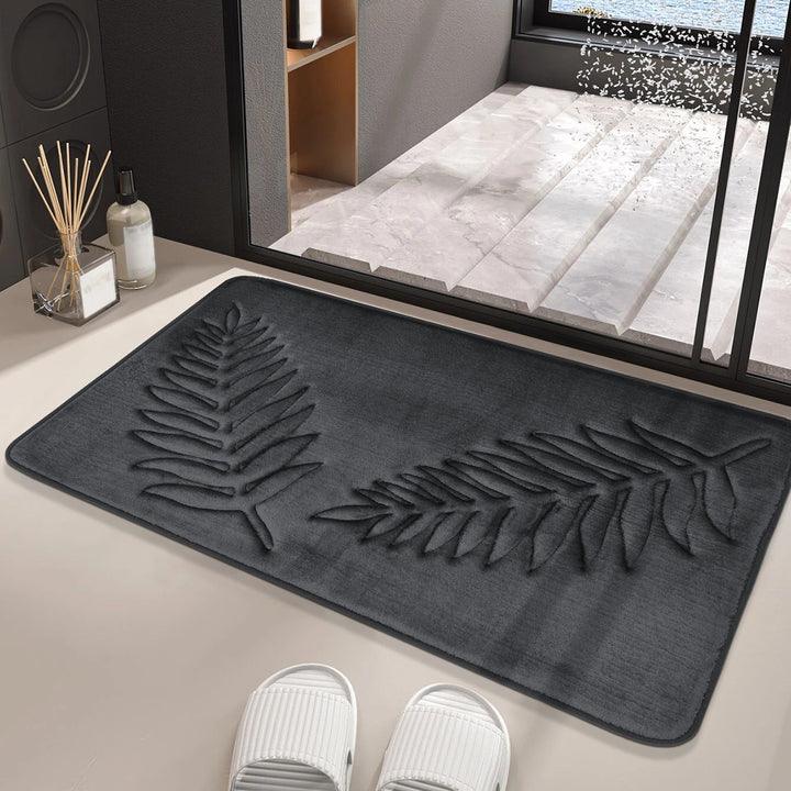 Plush Tropical Leaf Bath Mat for Bathroom