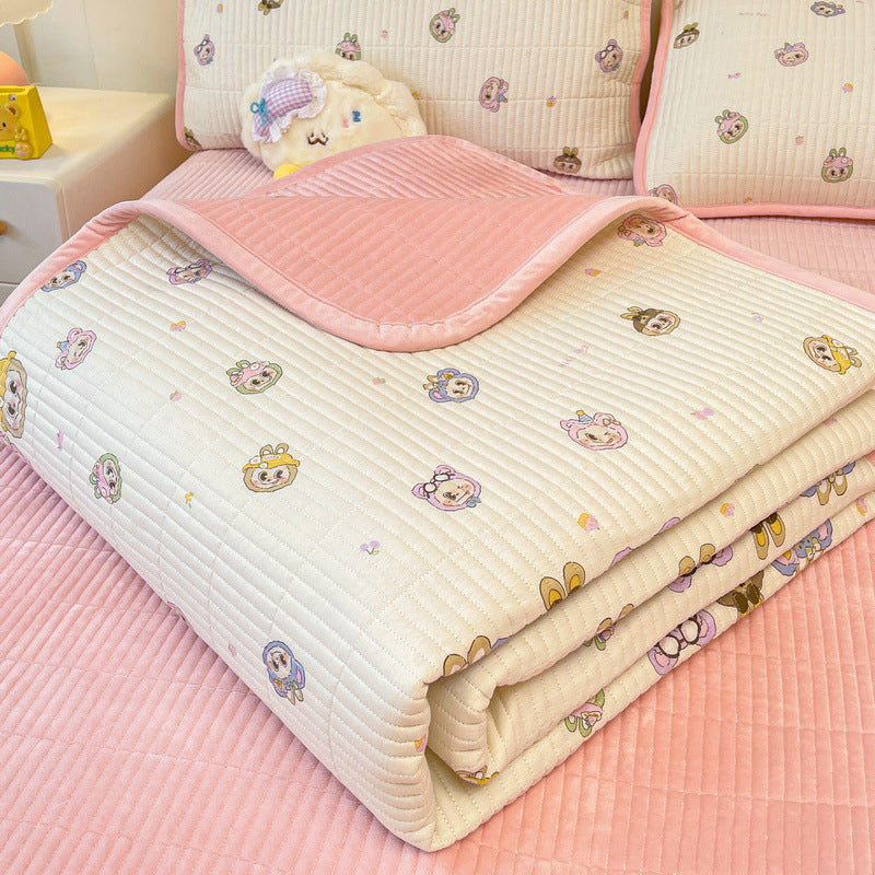 Floral Patterned Quilted Bed Cover Set