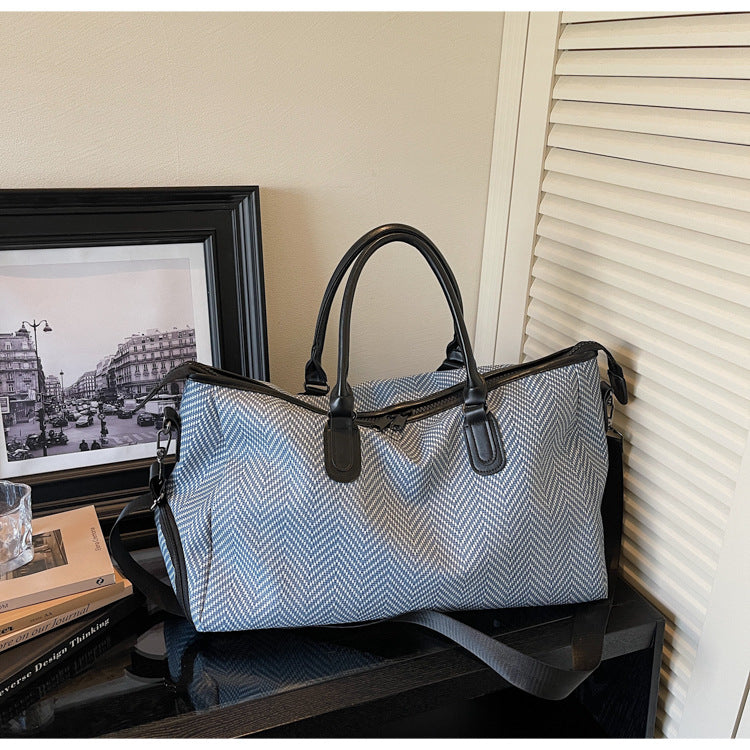 Durable travel bag with versatile interior layout Stornfield