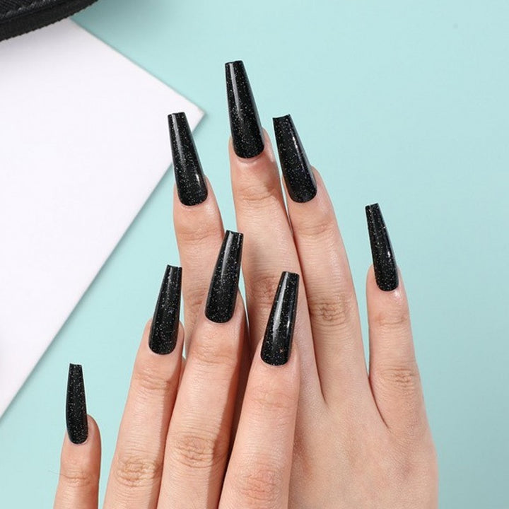 Elegant and glittering artificial nails Stornfield