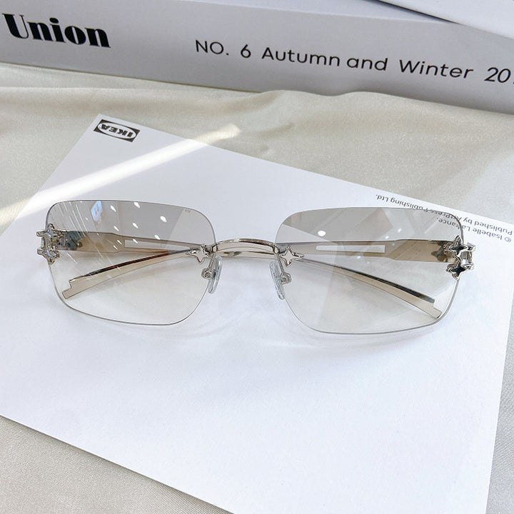Fashionable oversized sunglasses with elegant design Stornfield