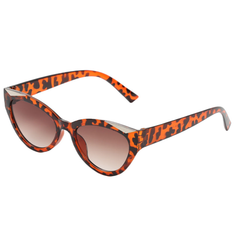 Women's elegant Cat-Eye sunglasses with luxurious details Stornfield