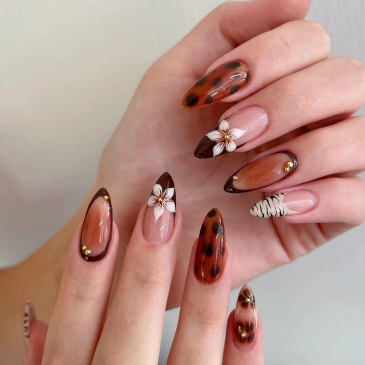 Animal-Inspired Press-On Nail Art Set Stornfield
