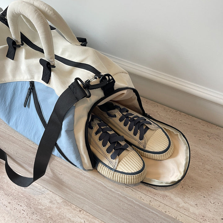 Sporty travel bag with various compartments and durable material Stornfield