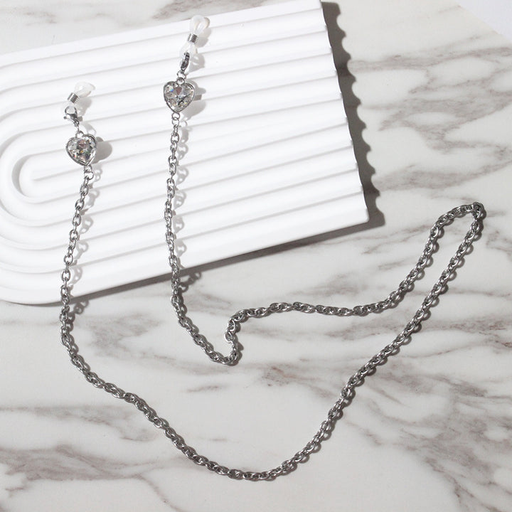 Fashionable glasses holder chain with heart pendants Stornfield