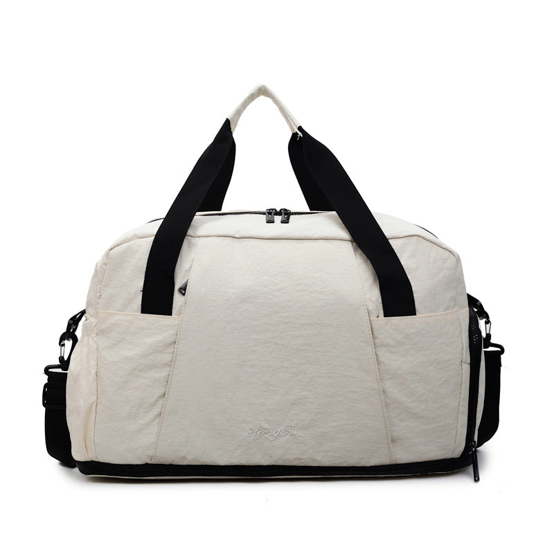 Sporty travel bag with innovative storage Stornfield