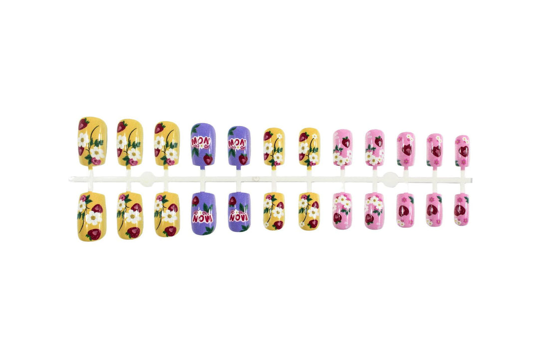 Artificial nail set with floral and fruity designs Stornfield