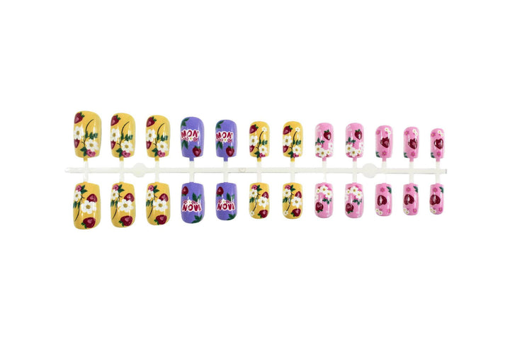 Artificial nail set with floral and fruity designs Stornfield