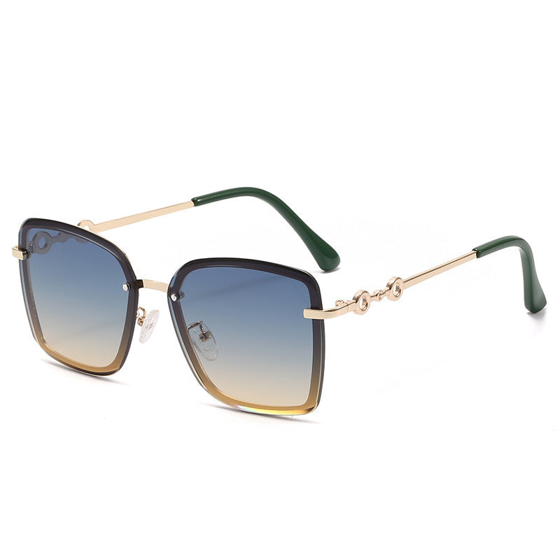 Women's square sunglasses with mirrored lenses and elegant detail Stornfield