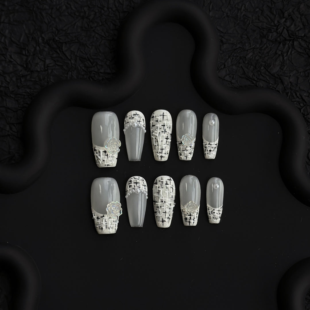 Decorative Press-On Nail Art Set with Floral Accents  1791773215