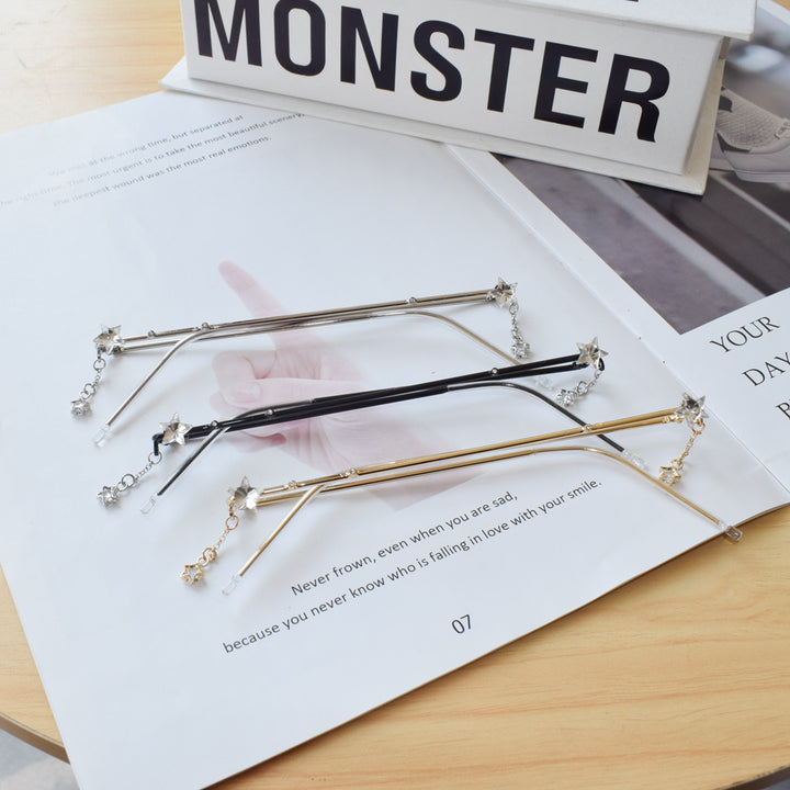 Star-Embellished Eyewear Chain Stornfield