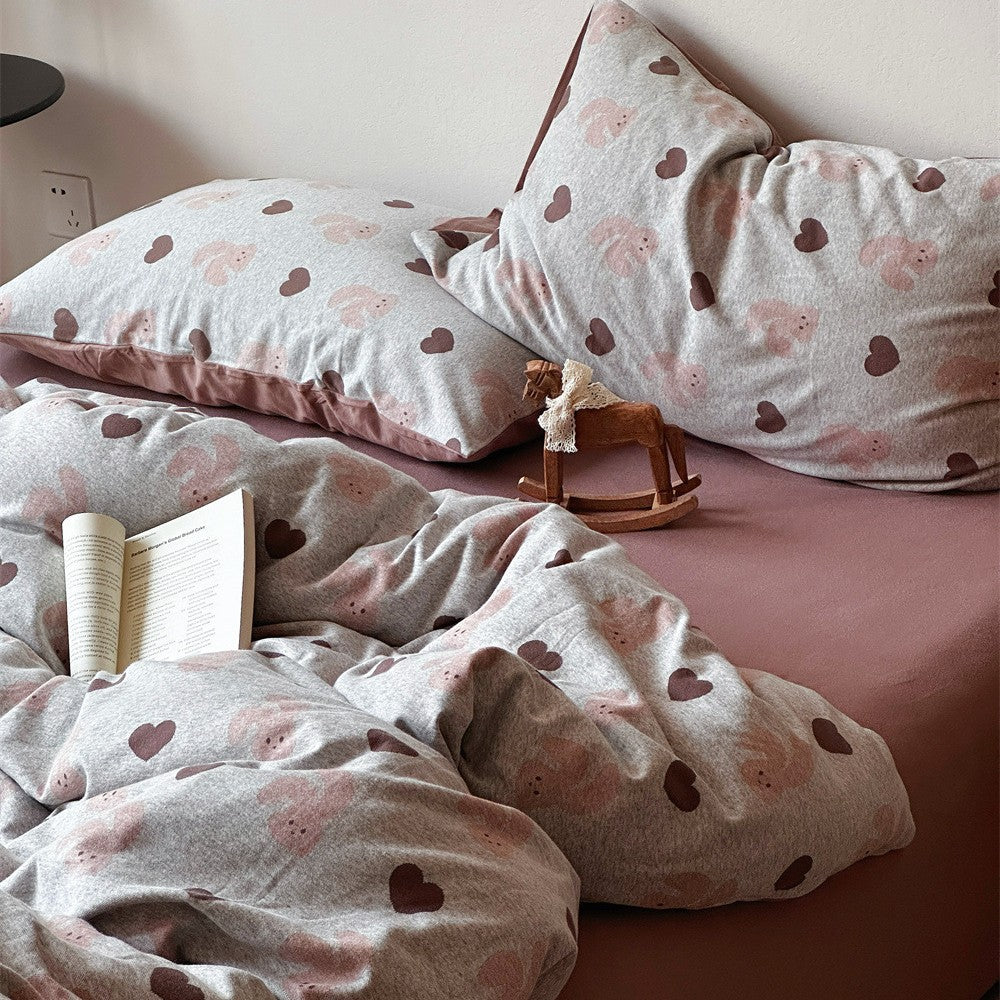 Bedding set made of cotton percale with delicate cherry motif and reversible easy care