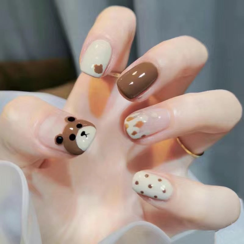 Creative nail art with bear motifs Stornfield