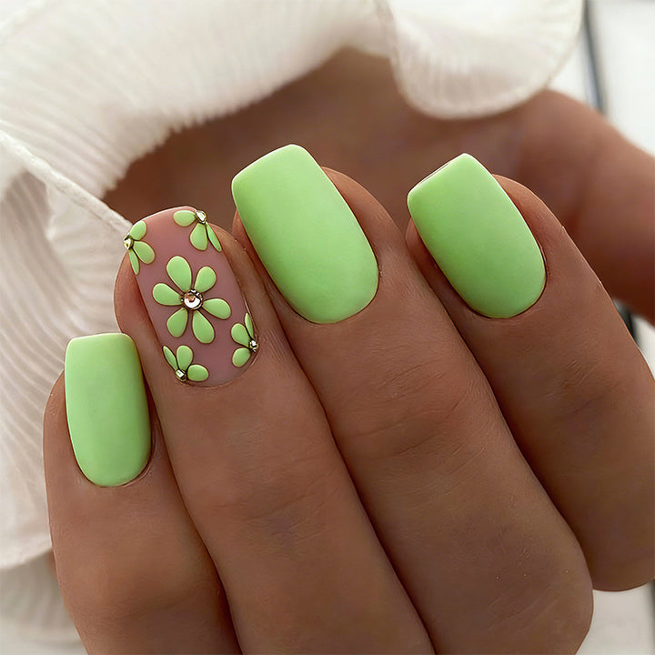 Artificial nail set with floral designs and matte finish Stornfield