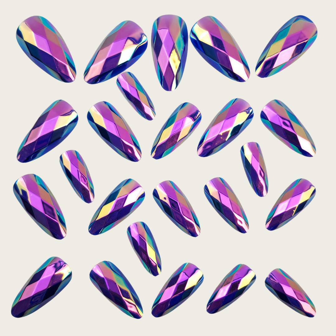 Artificial nails in elegant crystal design Stornfield
