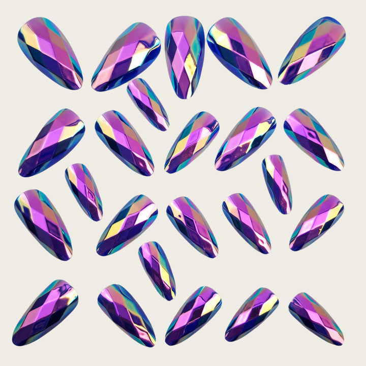 Artificial nails in elegant crystal design Stornfield