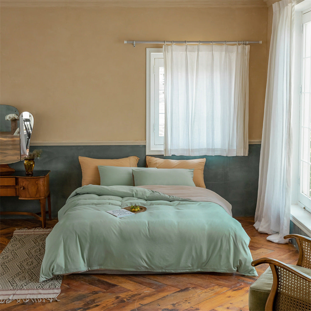 Breathable reversible bedding set made of organic cotton with light quilt and pillowcases