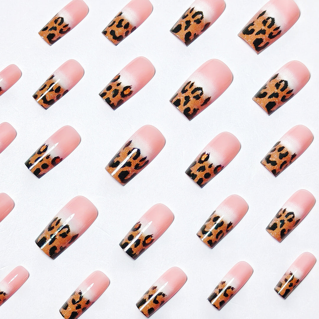 Artificial nails with elegant leopard pattern Stornfield