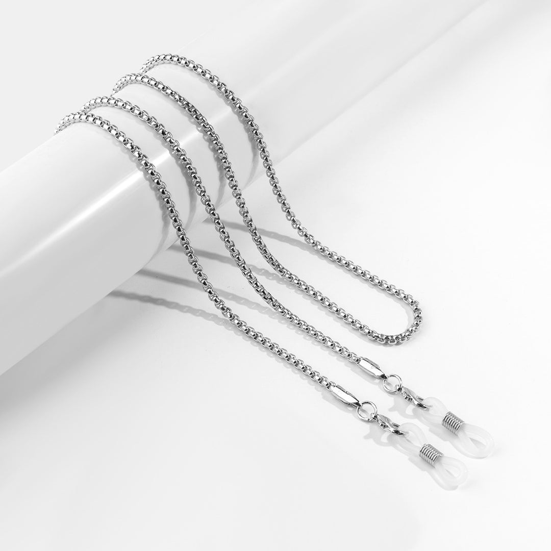 Elegant Chain Eyewear Holder Stornfield