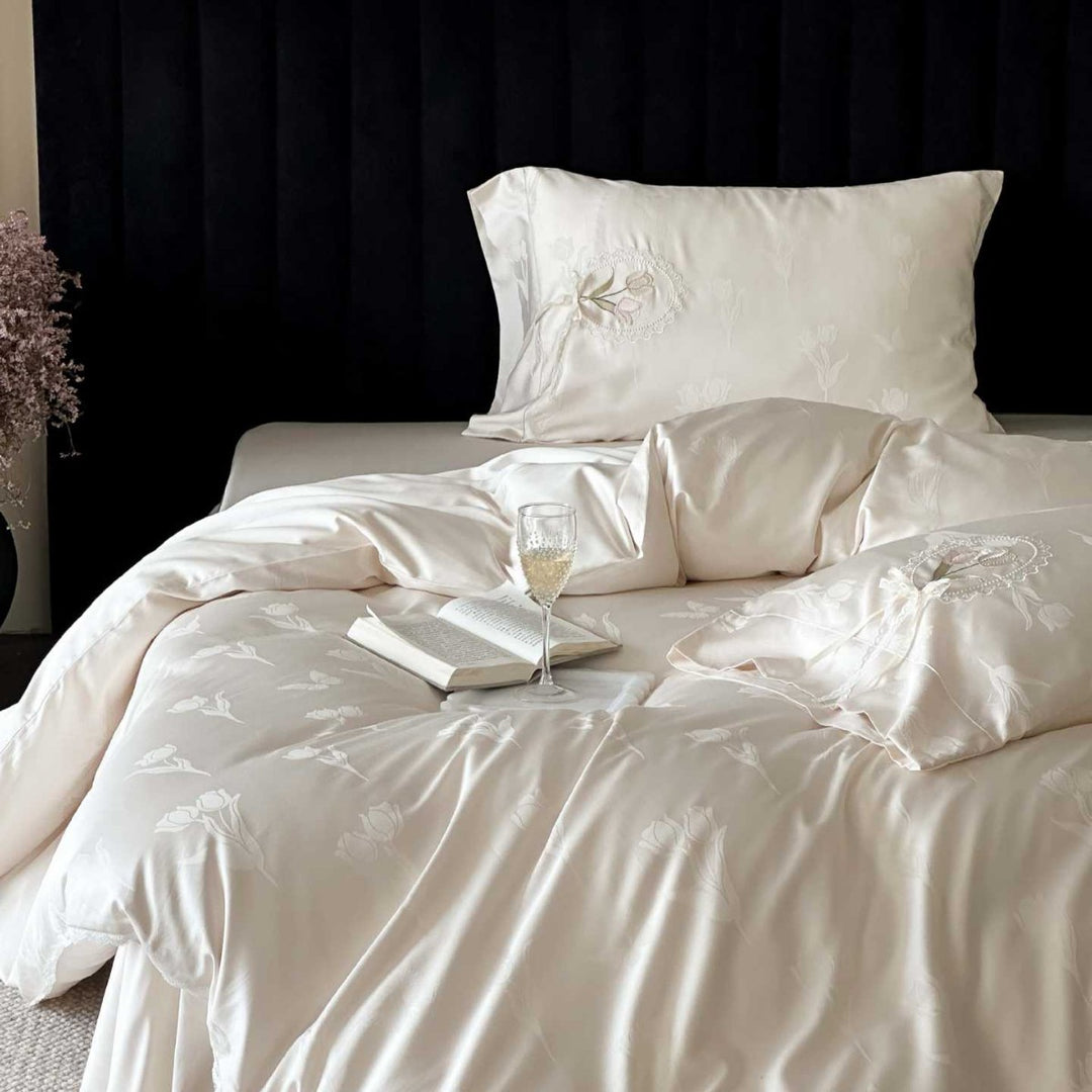 Embroidered Satin-Feel Duvet Cover Bedding Set with Scalloped Lace Edge and Pillow Shams