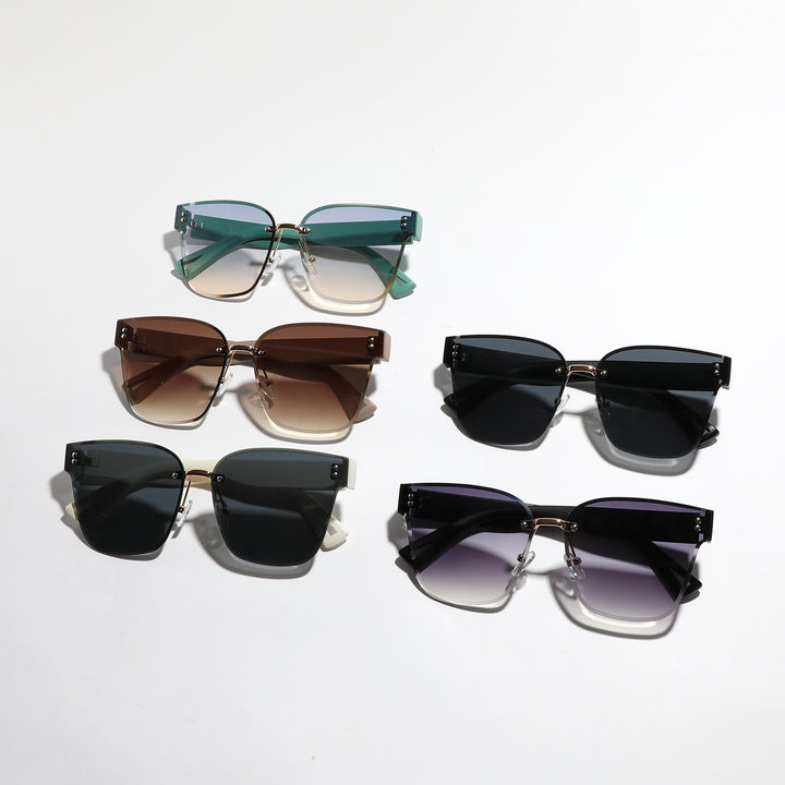 Ladies fashion sunglasses with elegant frame and wide lenses Stornfield